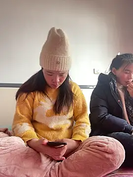 Snapshot of Faded_pink chatting on January 2026 02:04:02 AM Faded pink online show from January 2026 02:04:02 AM