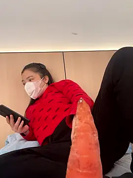 Snapshot of Faded_pink chatting on January 2026 02:39:01 AM Faded pink online show from January 2026 02:39:01 AM