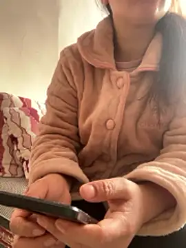 Snapshot of Faded_pink chatting on January 2026 12:49:02 AM Faded pink online show from January 2026 12:49:02 AM