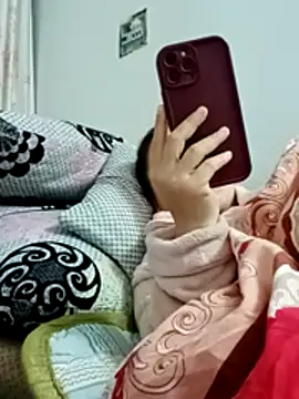 Snapshot of Faded_pink chatting on January 2026 12:55:01 PM Faded pink online show from January 2026 12:55:01 PM