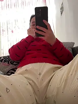 Snapshot of Faded_pink chatting on January 2026 06:28:02 AM Faded pink online show from January 2026 06:28:02 AM