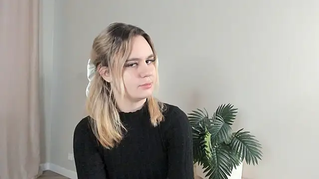 Snapshot of DejaBruhn chatting on January 2026 06:04:01 AM DejaBruhn online show from January 2026 06:04:01 AM