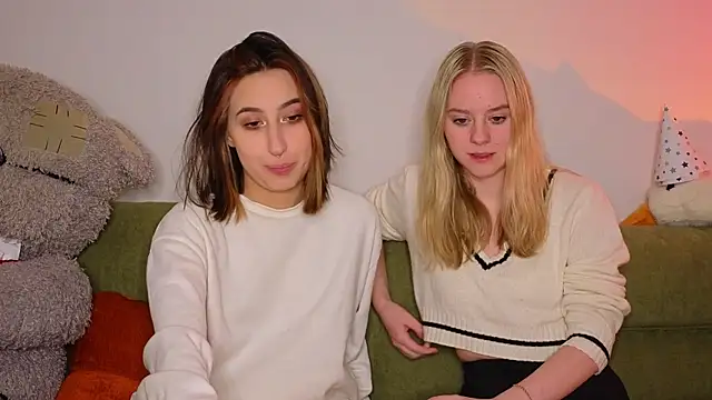 Mimipaws online show from January 2026 07:52:02 PM