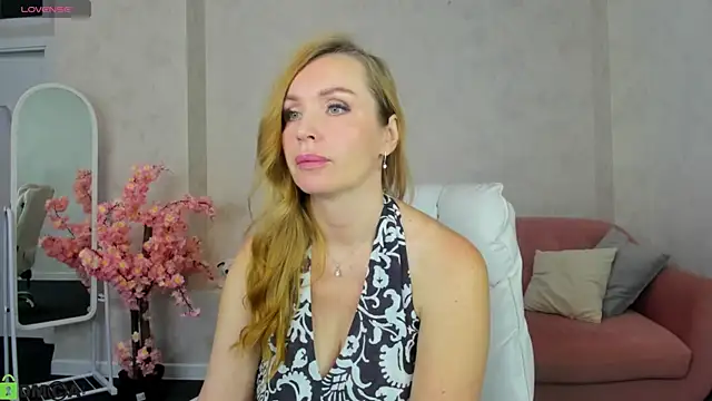 Snapshot of Marie_Hayes chatting on June 2026 12:58:02 AM Marie Hayes online show from June 2026 12:58:02 AM