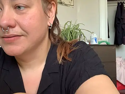 Snapshot of NymphoBuzi chatting on February 2026 08:25:02 PM NymphoBuzi online show from February 2026 08:25:02 PM