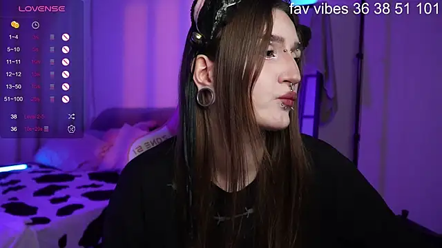 Snapshot of Alice_Goth chatting on July 2026 03:55:01 AM Alice Goth online show from July 2026 03:55:01 AM