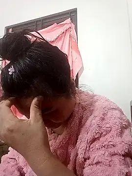 kira0021 online show from January 2026 01:04:01 PM