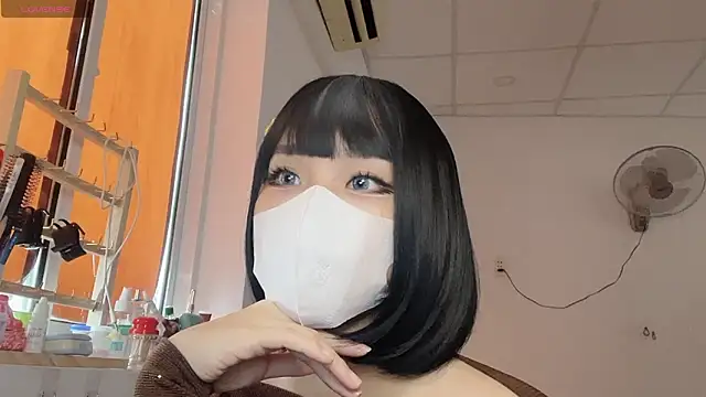 Snapshot of Tieu-May chatting on February 2026 04:28:02 AM Tieu-May online show from February 2026 04:28:02 AM