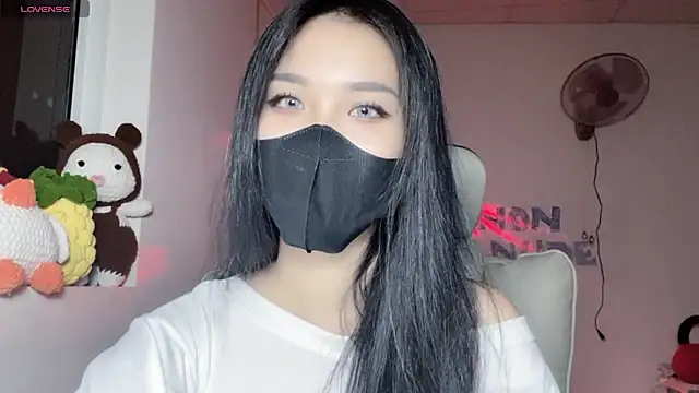Snapshot of Tieu-May chatting on July 2026 07:23:02 AM Tieu-May online show from July 2026 07:23:02 AM