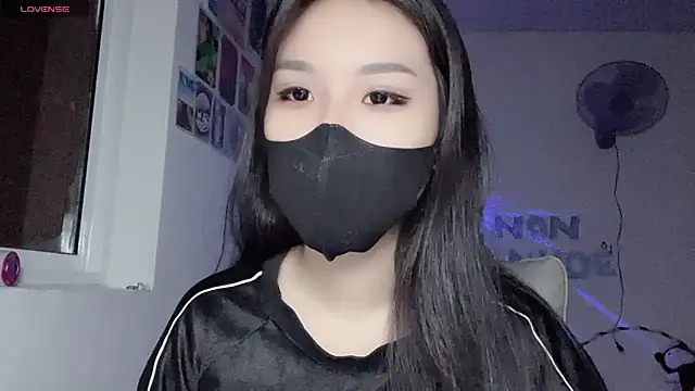 Snapshot of Tieu-May chatting on August 2026 08:13:02 AM Tieu-May online show from August 2026 08:13:02 AM