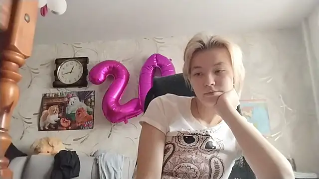 Snapshot of Kirawannavibe chatting on January 2026 08:38:01 AM Kirawannavibe online show from January 2026 08:38:01 AM