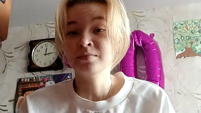 Snapshot of Kirawannavibe chatting on January 2026 08:09:02 AM Kirawannavibe online show from January 2026 08:09:02 AM