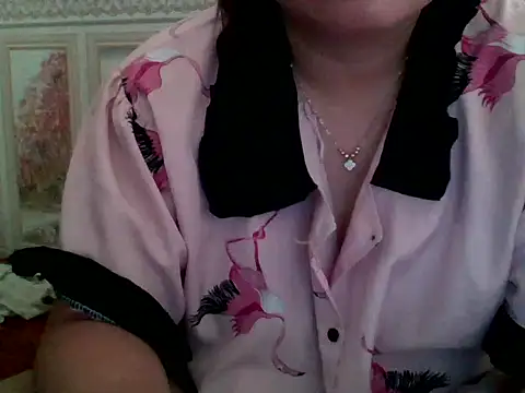 Snapshot of Sarah_no_land chatting on June 2026 06:26:01 AM Sarah no land online show from June 2026 06:26:01 AM