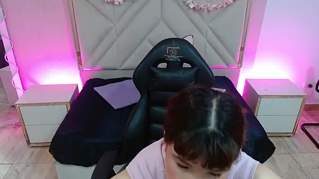 Snapshot of LUAR_TAY chatting on January 2026 11:34:01 AM LUAR TAY online show from January 2026 11:34:01 AM