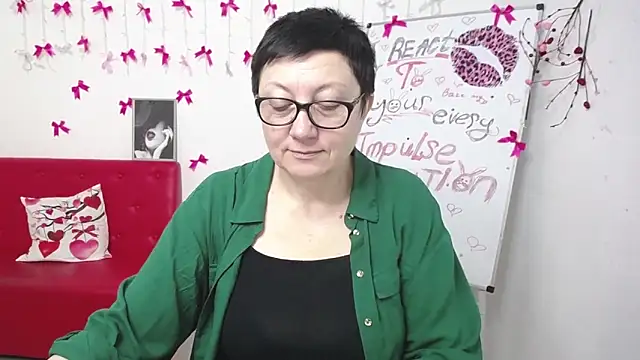 EmilyL0ve online show from March 2026 06:19:01 AM