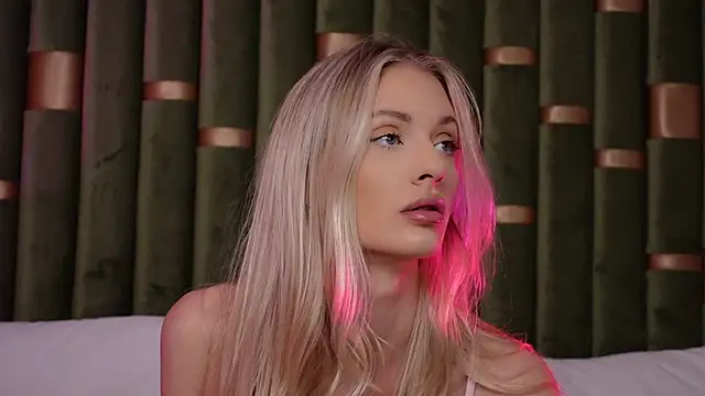 AmeliaAngel online show from December 2024 08:30:01 AM