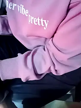 Snapshot of Sexy_sara09 chatting on January 2026 05:56:01 AM Sexy sara09 online show from January 2026 05:56:01 AM