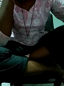 Snapshot of Sexy_sara09 chatting on May 2026 03:01:02 AM Sexy sara09 online show from May 2026 03:01:02 AM