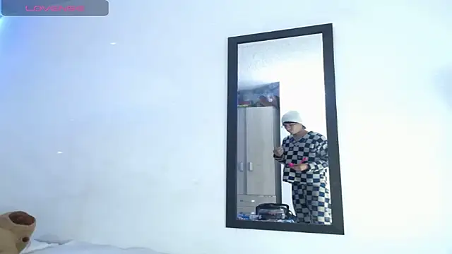 Snapshot of YourSecretCraving chatting on March 2026 05:31:02 PM YourSecretCraving online show from March 2026 05:31:02 PM