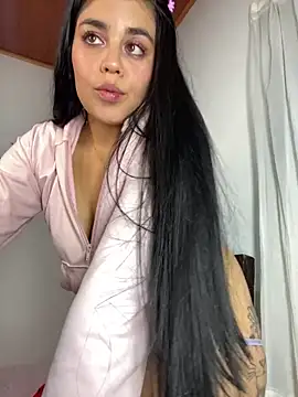Snapshot of sophyy_white chatting on June 2026 06:04:02 AM sophyy white online show from June 2026 06:04:02 AM