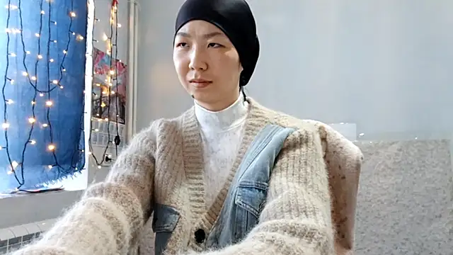 Snapshot of VuiCutie chatting on January 2026 03:53:01 AM VuiCutie online show from January 2026 03:53:01 AM