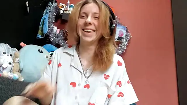 Snapshot of TiaraHenegan chatting on January 2026 08:29:02 AM TiaraHenegan online show from January 2026 08:29:02 AM