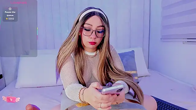 Snapshot of nicol_moons chatting on January 2026 04:39:02 AM nicol moons online show from January 2026 04:39:02 AM