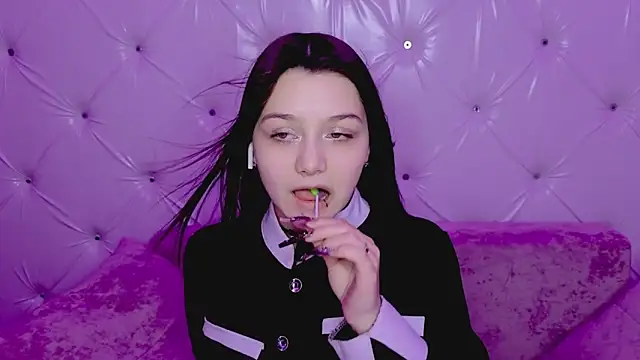 xxxnaughtyfoxyxxx online show from February 2026 09:47:02 AM