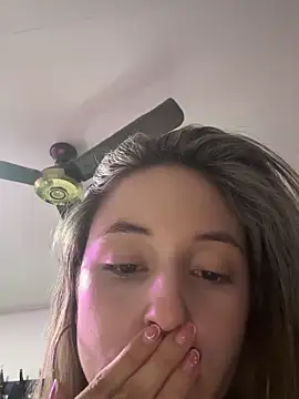 Snapshot of lriana_miller chatting on February 2026 02:53:01 AM lriana miller online show from February 2026 02:53:01 AM