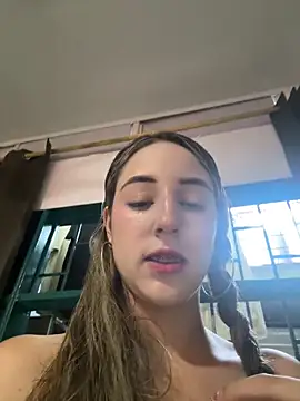 Snapshot of lriana_miller chatting on February 2026 08:03:02 PM lriana miller online show from February 2026 08:03:02 PM