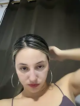 Snapshot of lriana_miller chatting on March 2026 11:44:01 PM lriana miller online show from March 2026 11:44:01 PM