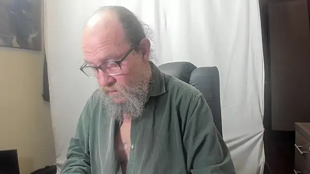 Uncle Hottie online show from January 2026 10:12:02 PM