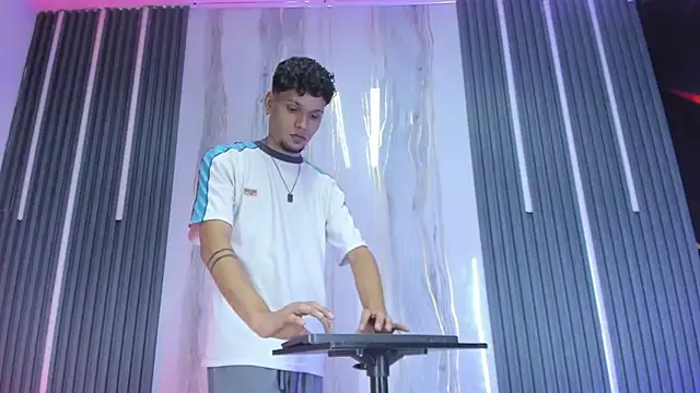 Lucas hot 20 online show from February 2026 07:40:01 AM