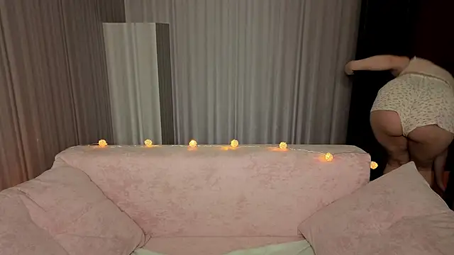 MilkyPop  online show from March 2026 09:45:02 AM