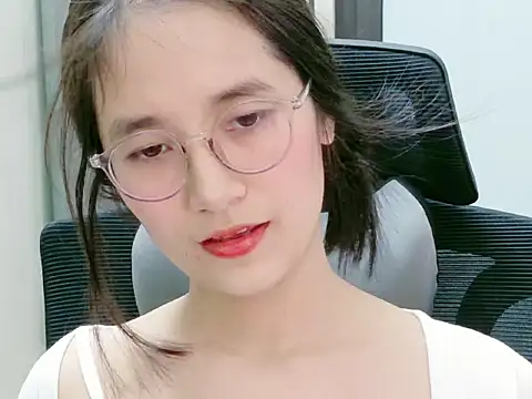 Snapshot of Shulee- chatting on January 2026 03:52:02 AM Shulee- online show from January 2026 03:52:02 AM