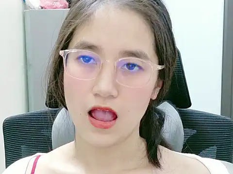 Snapshot of Shulee- chatting on February 2026 05:55:02 AM Shulee- online show from February 2026 05:55:02 AM