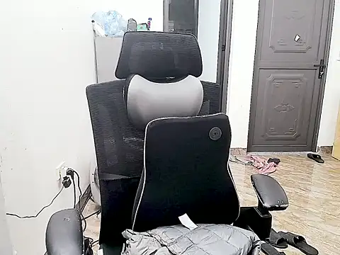 Snapshot of Shulee- chatting on February 2026 01:46:01 AM Shulee- online show from February 2026 01:46:01 AM