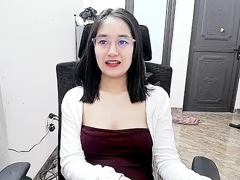 Snapshot of Shulee- chatting on February 2026 03:26:02 AM Shulee- online show from February 2026 03:26:02 AM