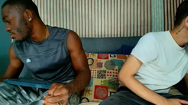 Snapshot of bro_friends chatting on February 2026 01:54:01 AM bro friends online show from February 2026 01:54:01 AM