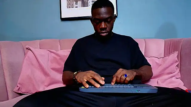 Snapshot of bro_friends chatting on February 2026 01:10:01 PM bro friends online show from February 2026 01:10:01 PM