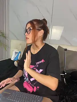 CrystalFairy007 online show from April 2026 04:51:01 AM