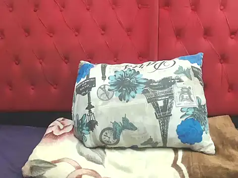 Snapshot of brownskingirl25 chatting on January 2026 06:21:01 PM brownskingirl25 online show from January 2026 06:21:01 PM