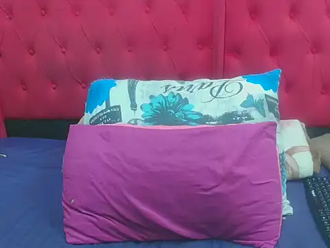 Snapshot of brownskingirl25 chatting on January 2026 07:30:01 PM brownskingirl25 online show from January 2026 07:30:01 PM