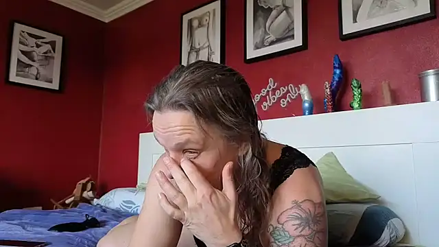 XylaPhoenix online show from February 2026 01:10:01 PM