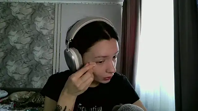 Snapshot of LxayBloom chatting on February 2026 09:41:01 AM LxayBloom online show from February 2026 09:41:01 AM