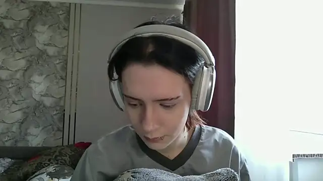 Snapshot of LxayBloom chatting on February 2026 06:24:01 AM LxayBloom online show from February 2026 06:24:01 AM