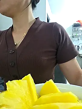 moon baby99 online show from April 2026 10:01:02 AM