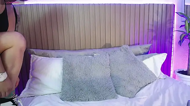 Snapshot of IndieMiller chatting on February 2026 11:15:01 AM IndieMiller online show from February 2026 11:15:01 AM