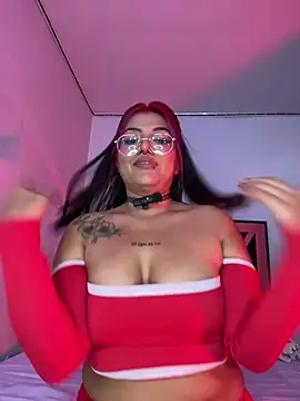 Snapshot of queen_of_you_heart chatting on February 2026 09:57:01 PM queen of you heart online show from February 2026 09:57:01 PM