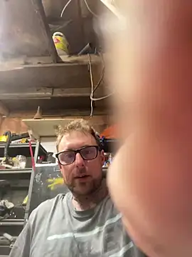 WIDBIGWHITECOCK online show from April 2026 04:17:02 AM